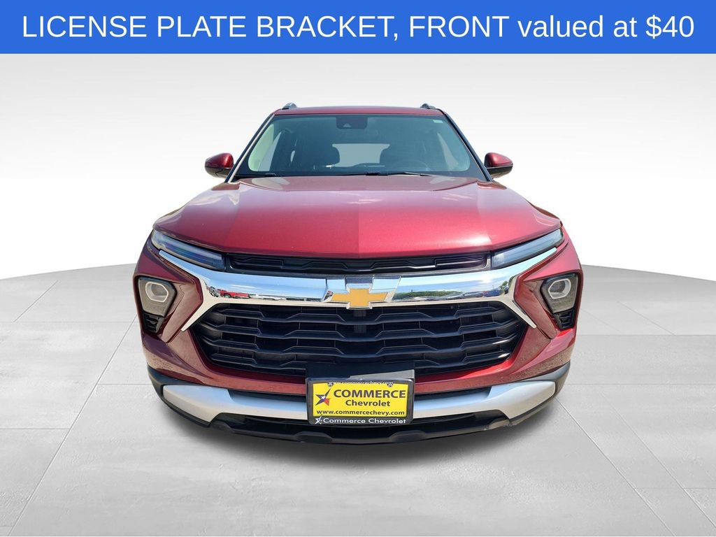 Used 2025 Chevrolet TrailBlazer LT AWD/4WD image 2