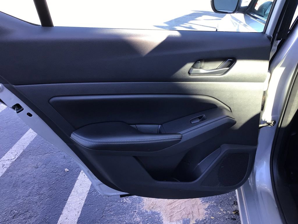 Used 2024 Nissan Altima 2.5 SV image 12