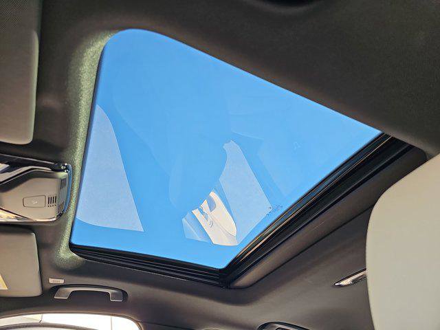 Used 2024 BMW 330i Sedan w/ Convenience Package image 30