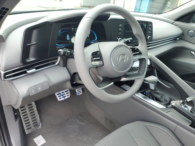 New 2026 Hyundai Elantra Sport FWD image 17