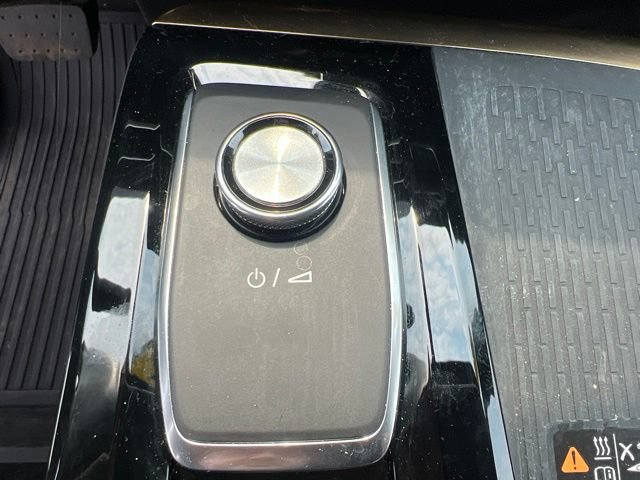 Used 2025 Buick Enclave Avenir w/ LPO, Floor Liner Package AWD/4WD image 37