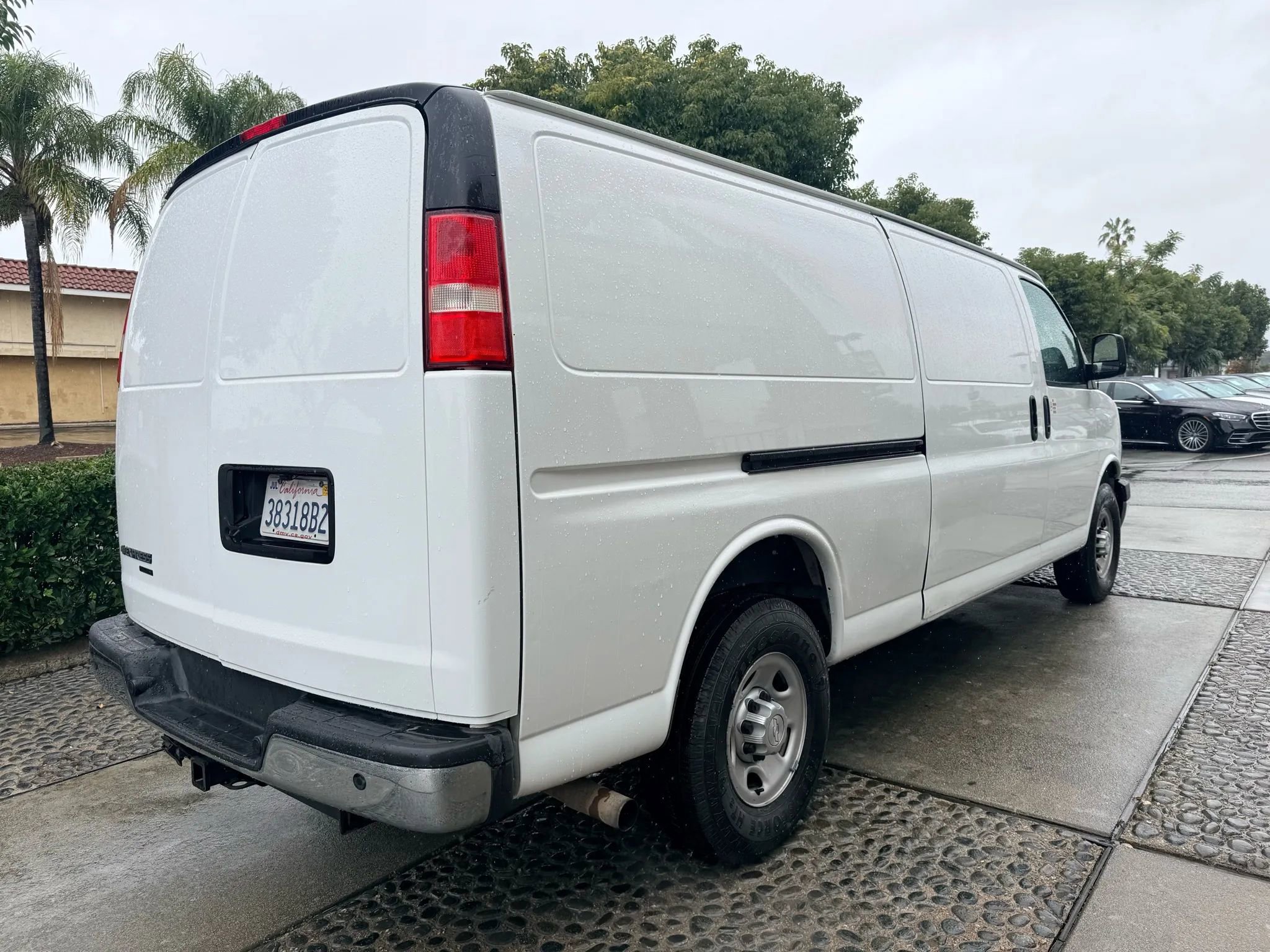 Used 2016 Chevrolet Express 3500 Extended RWD image 5