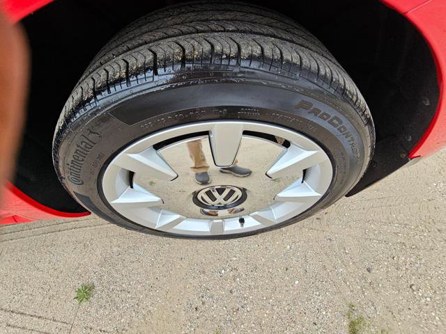 Used 2015 Volkswagen Beetle 1.8T FWD image 21