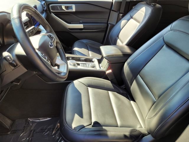 Used 2022 Ford Explorer XLT w/ Equipment Group 202A AWD/4WD image 16