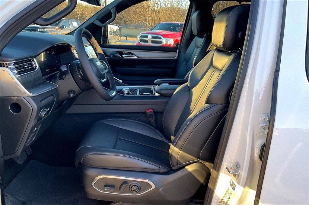 New 2026 Jeep Grand Wagoneer Limited image 9