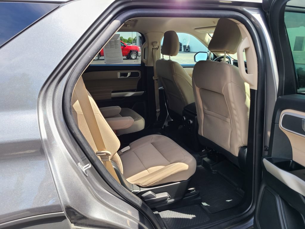 Used 2022 Ford Explorer XLT AWD/4WD image 15