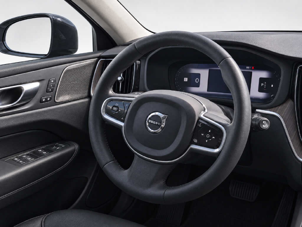 Certified 2023 Volvo XC60 B5 Plus w/ Protection Package Premier AWD/4WD image 20