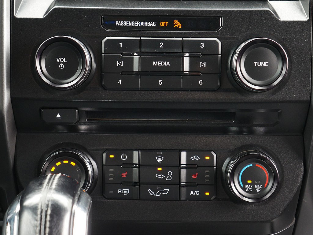 Used 2015 Ford F150 XLT w/ Equipment Group 302A Luxury AWD/4WD image 24