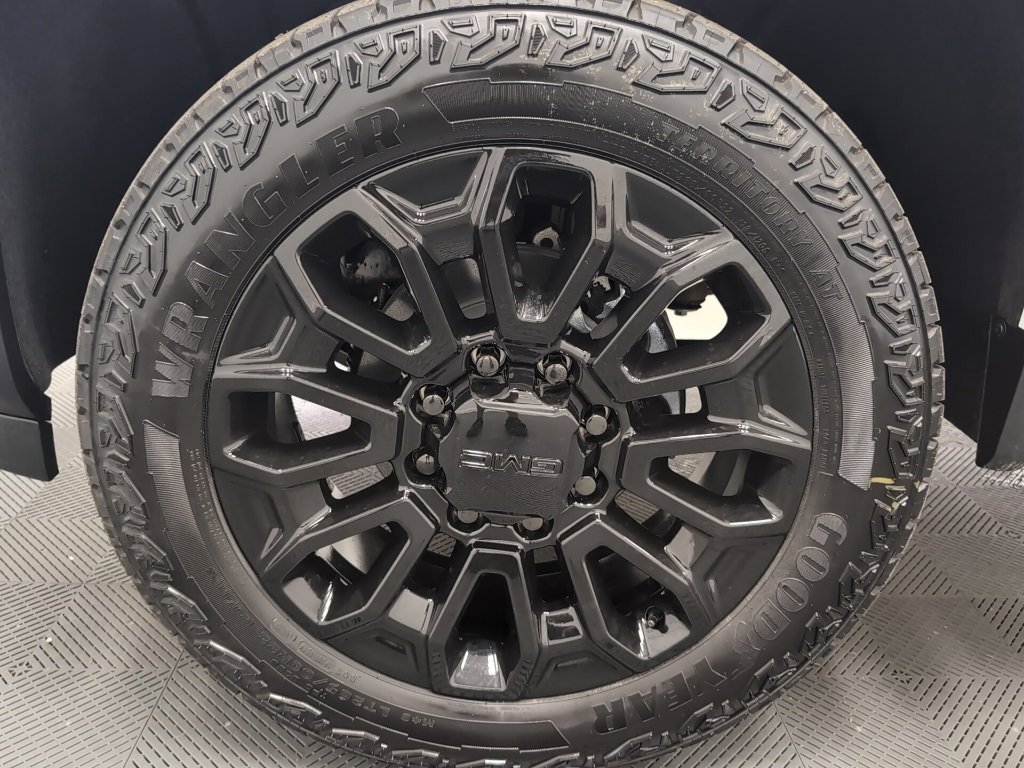 New 2025 GMC Sierra 2500 Denali w/ Denali Reserve Package image 36