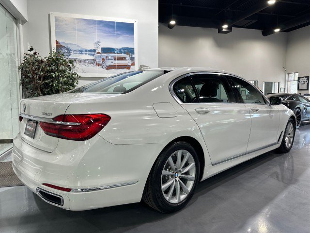 Used 2017 BMW 740i xDrive AWD/4WD image 28