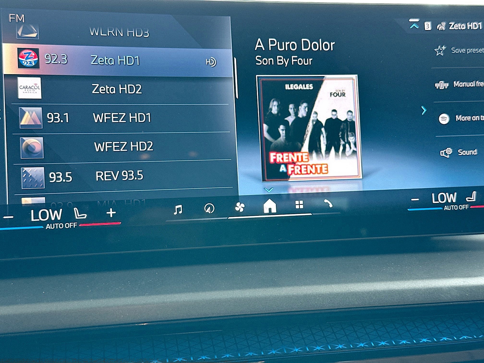 Certified 2025 BMW 230i Coupe w/ Convenience Package image 15