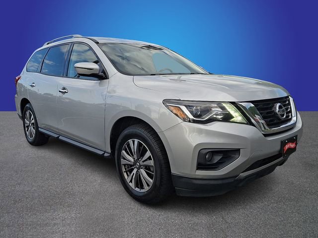 Used 2018 Nissan Pathfinder SV image 3