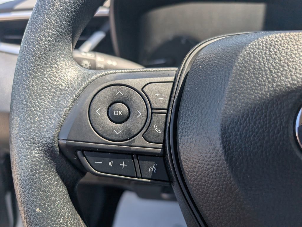 Used 2025 Toyota Corolla LE image 21