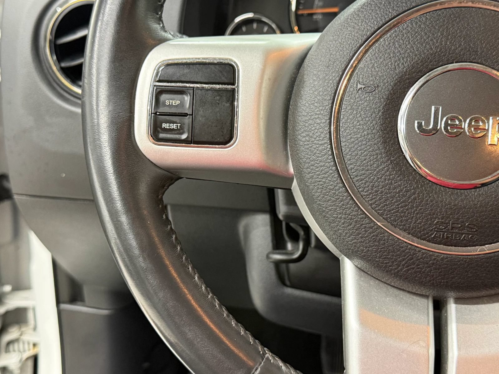 Used 2015 Jeep Compass Latitude AWD/4WD image 29