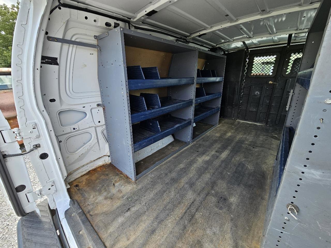Used 2011 Ford E-150 and Econoline 150 w/ Commercial Cargo Van Pkg RWD image 19