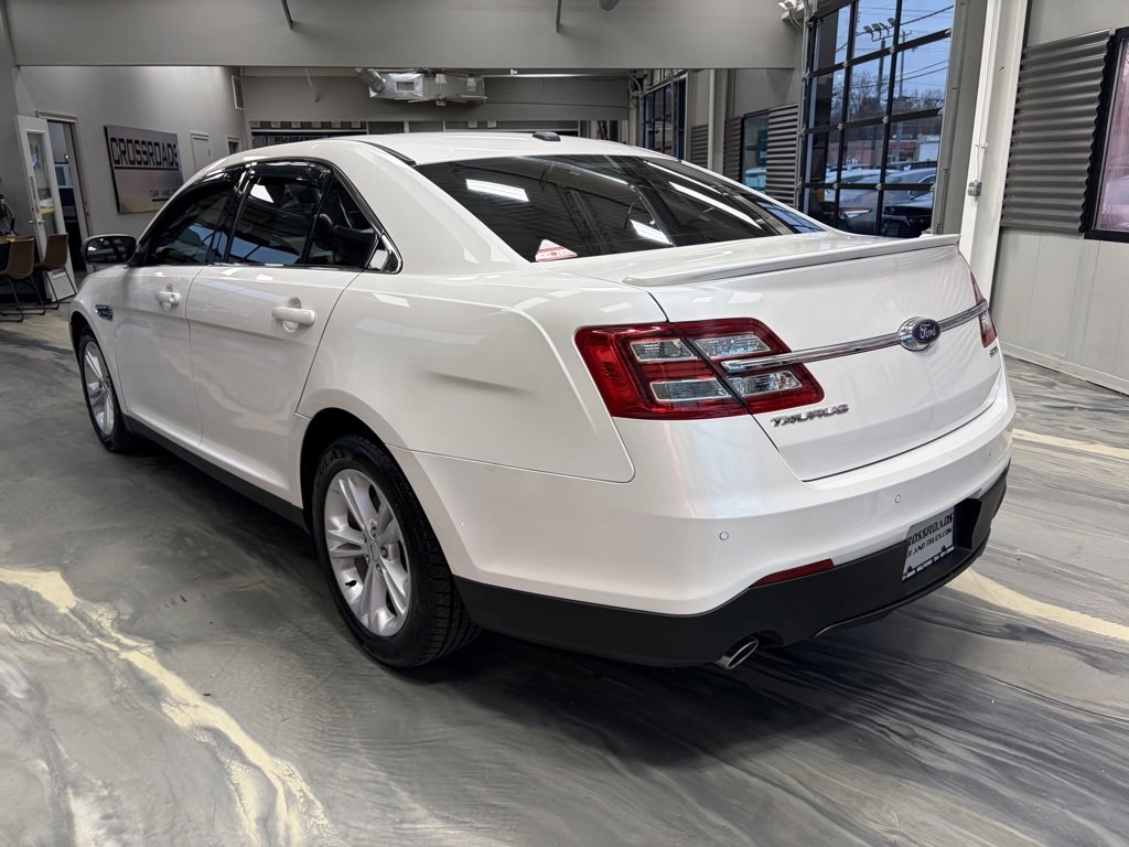 Used 2018 Ford Taurus SEL image 30