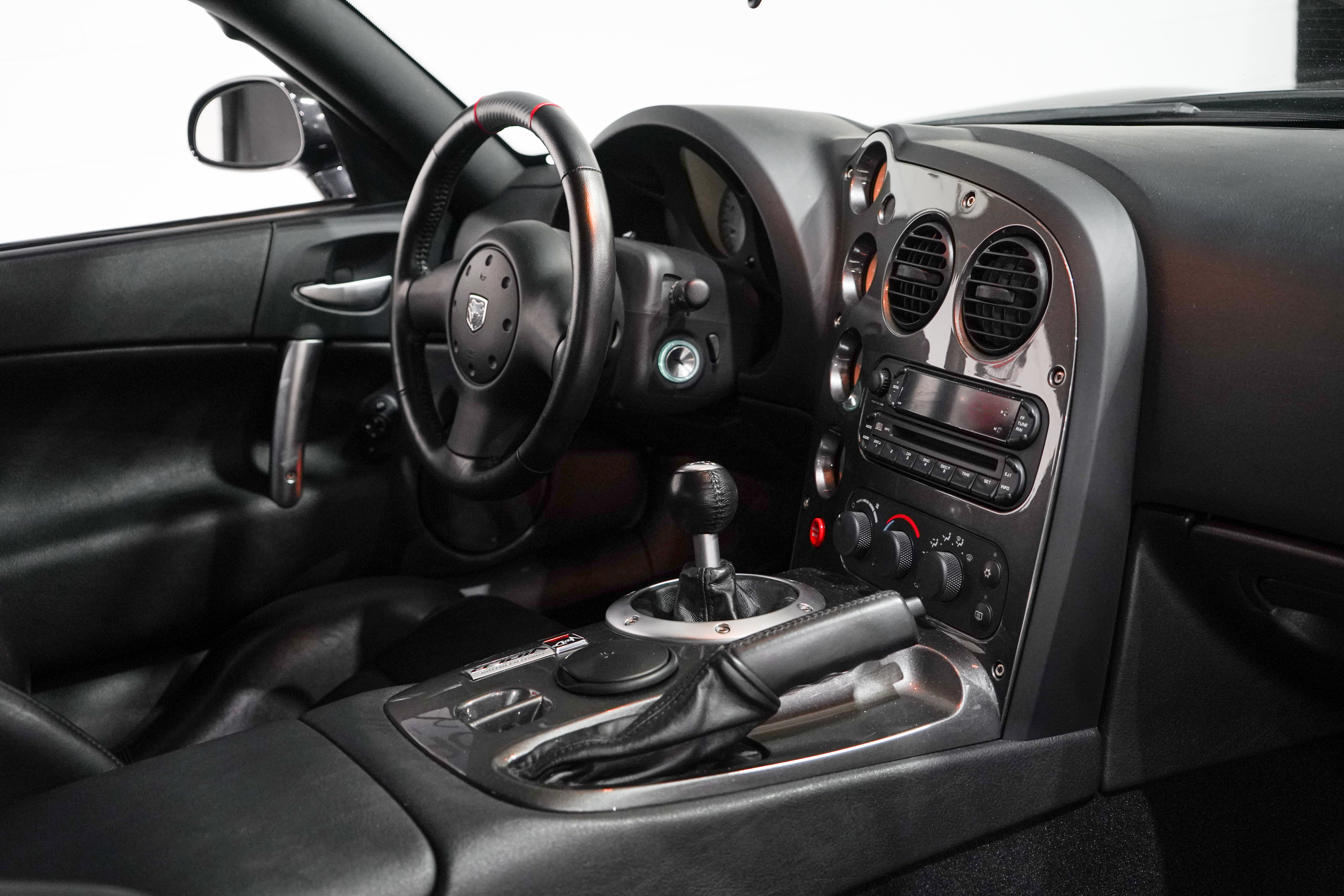 Used 2010 Dodge Viper ACR RWD image 17