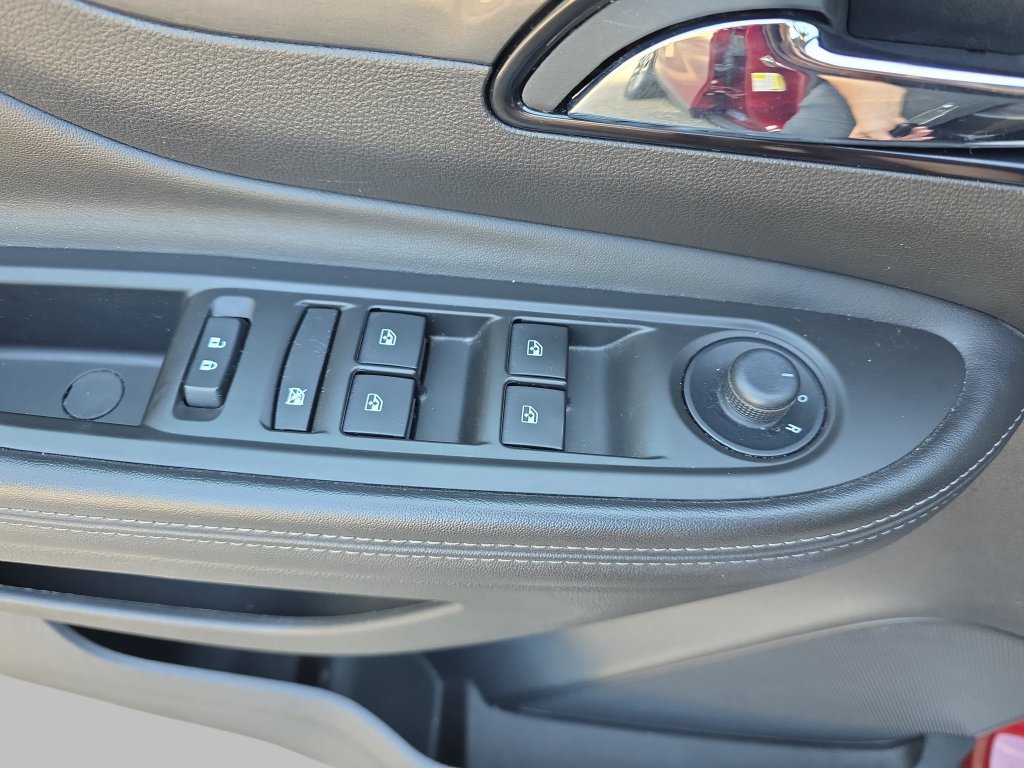 Used 2022 Buick Encore Preferred w/ Safety Package II AWD/4WD image 30