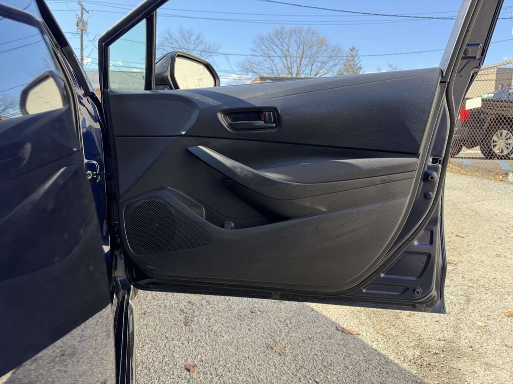 Used 2023 Toyota Corolla LE FWD image 12