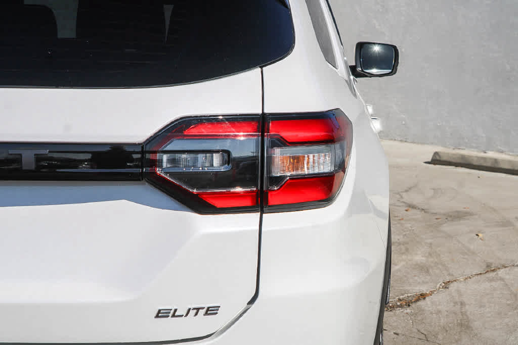 Used 2023 Honda Pilot Elite image 7