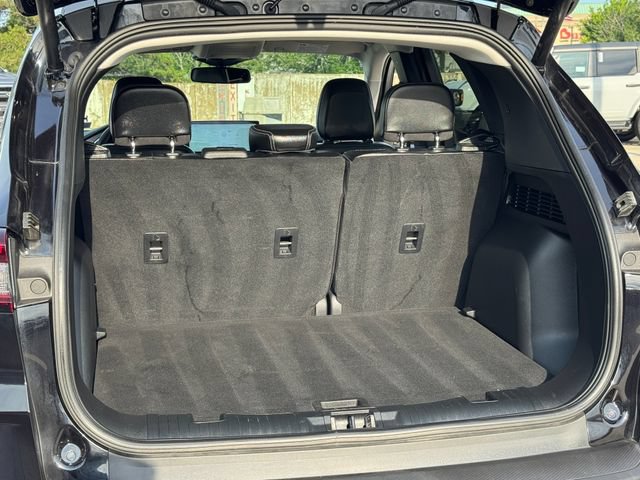 Used 2025 Ford Escape Platinum w/ Premium Technology Package FWD image 17