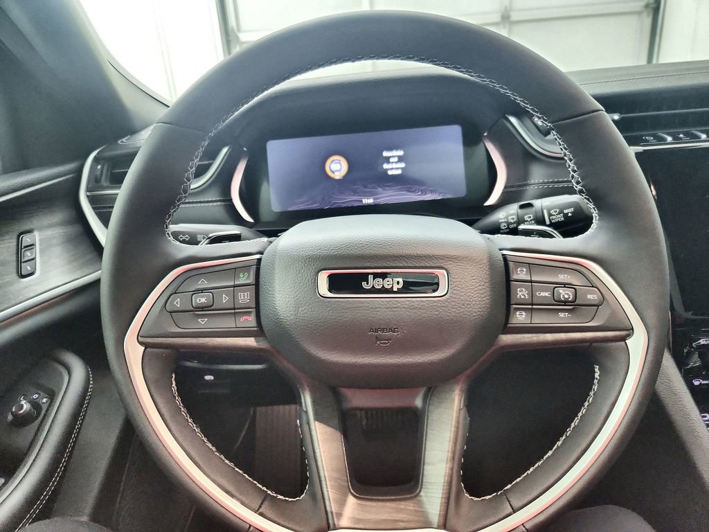 New 2025 Jeep Grand Cherokee Limited image 22