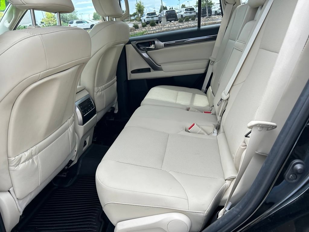 Used 2023 Lexus GX 460 Premium w/ Premium Package AWD/4WD image 27