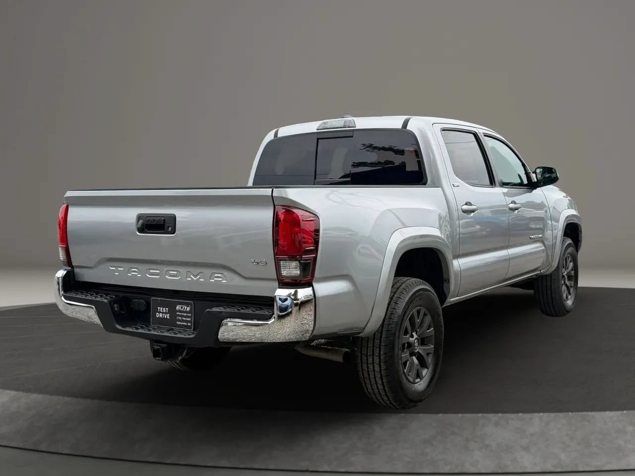 Used 2023 Toyota Tacoma SR5 RWD image 4