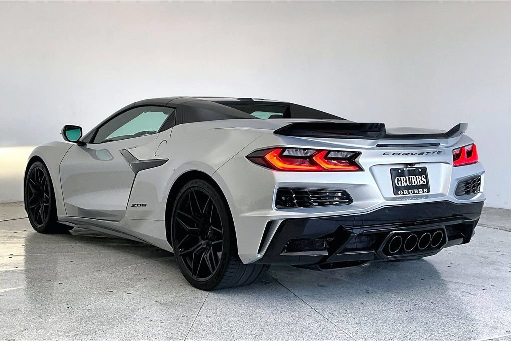 Used 2024 Chevrolet Corvette Z06 w/ Stealth Interior Trim Package RWD image 16