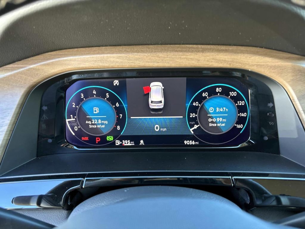 Used 2025 Volkswagen Atlas SE image 16