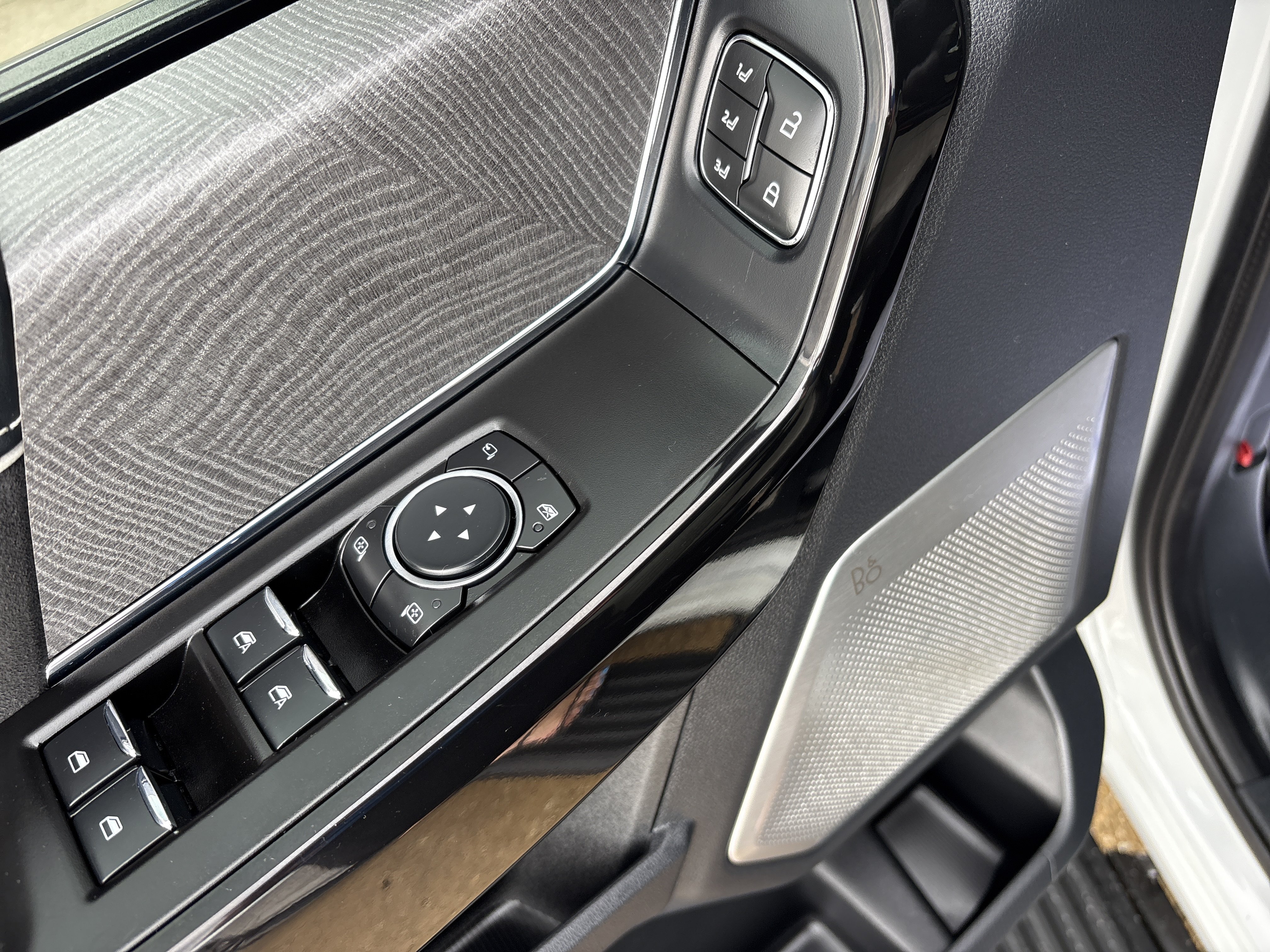 Used 2023 Ford F150 Lightning Platinum AWD/4WD image 13