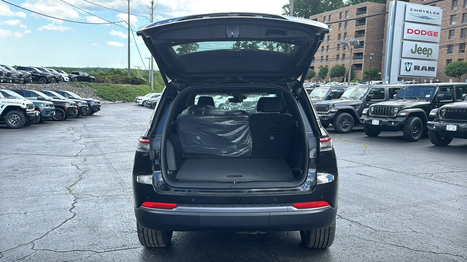 New 2026 Jeep Grand Cherokee Limited AWD/4WD image 8