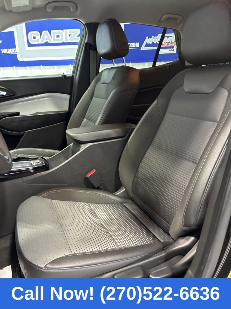 Used 2025 Chevrolet Trax LT image 12