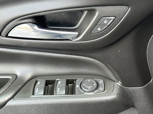 Used 2022 Chevrolet Equinox LT image 16