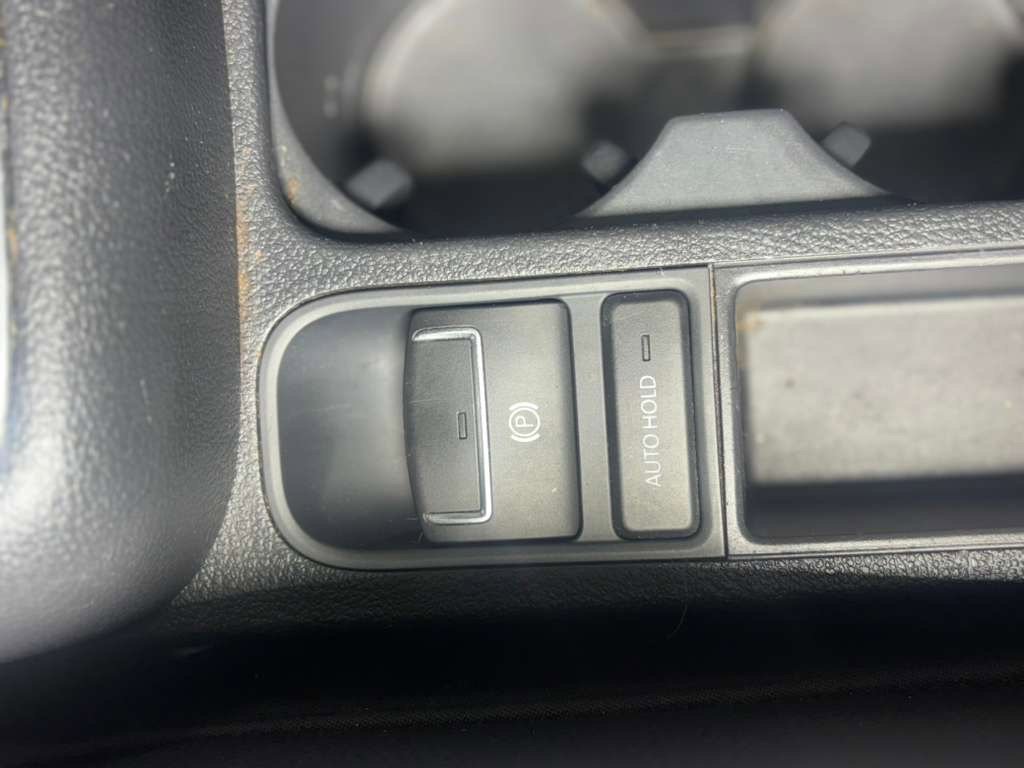 Used 2011 Volkswagen Tiguan S image 19