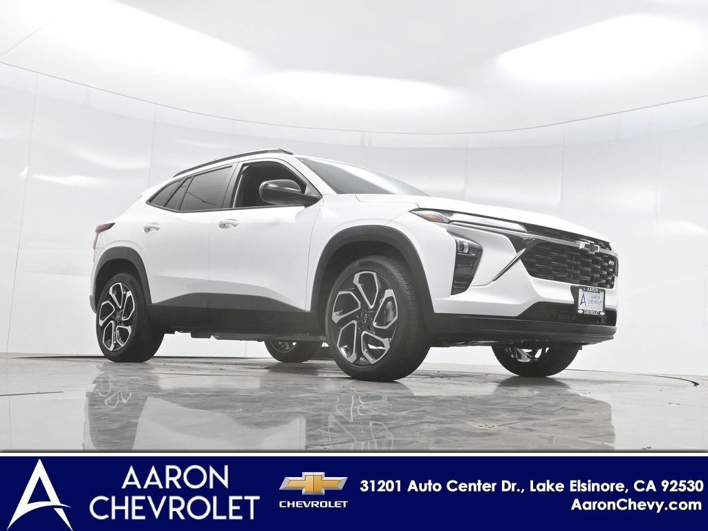 New 2026 Chevrolet Trax RS w/ Driver Confidence Package image 2