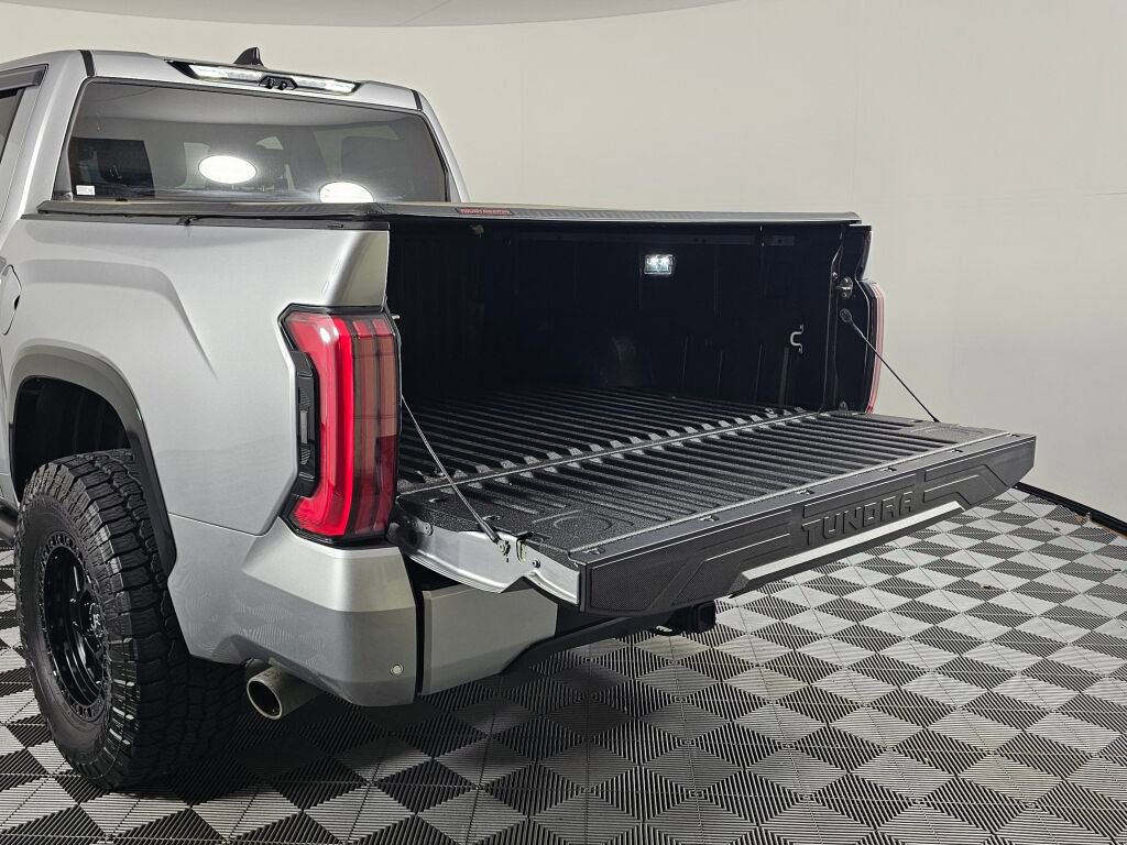 Used 2024 Toyota Tundra Platinum AWD/4WD image 15