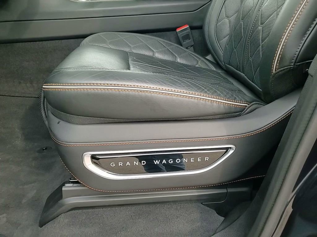 Used 2024 Jeep Grand Wagoneer L Series III image 27