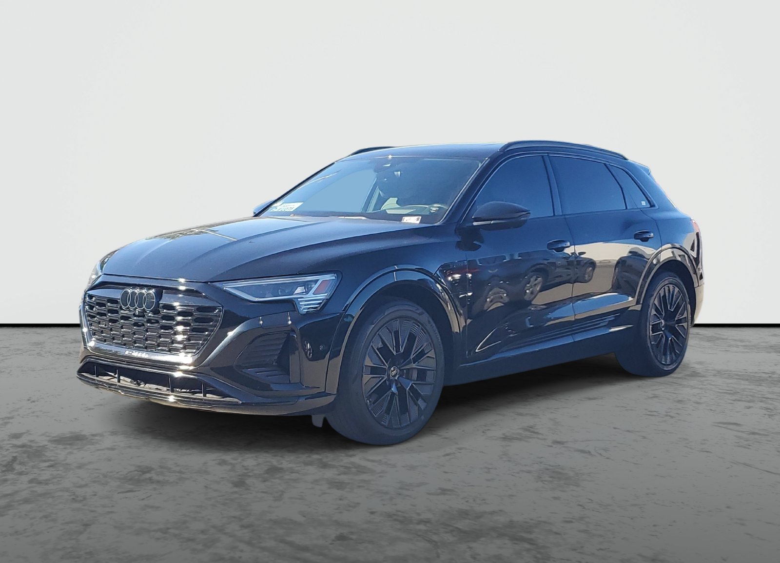 Used 2024 Audi Q8 e-tron Premium Plus AWD/4WD image 2