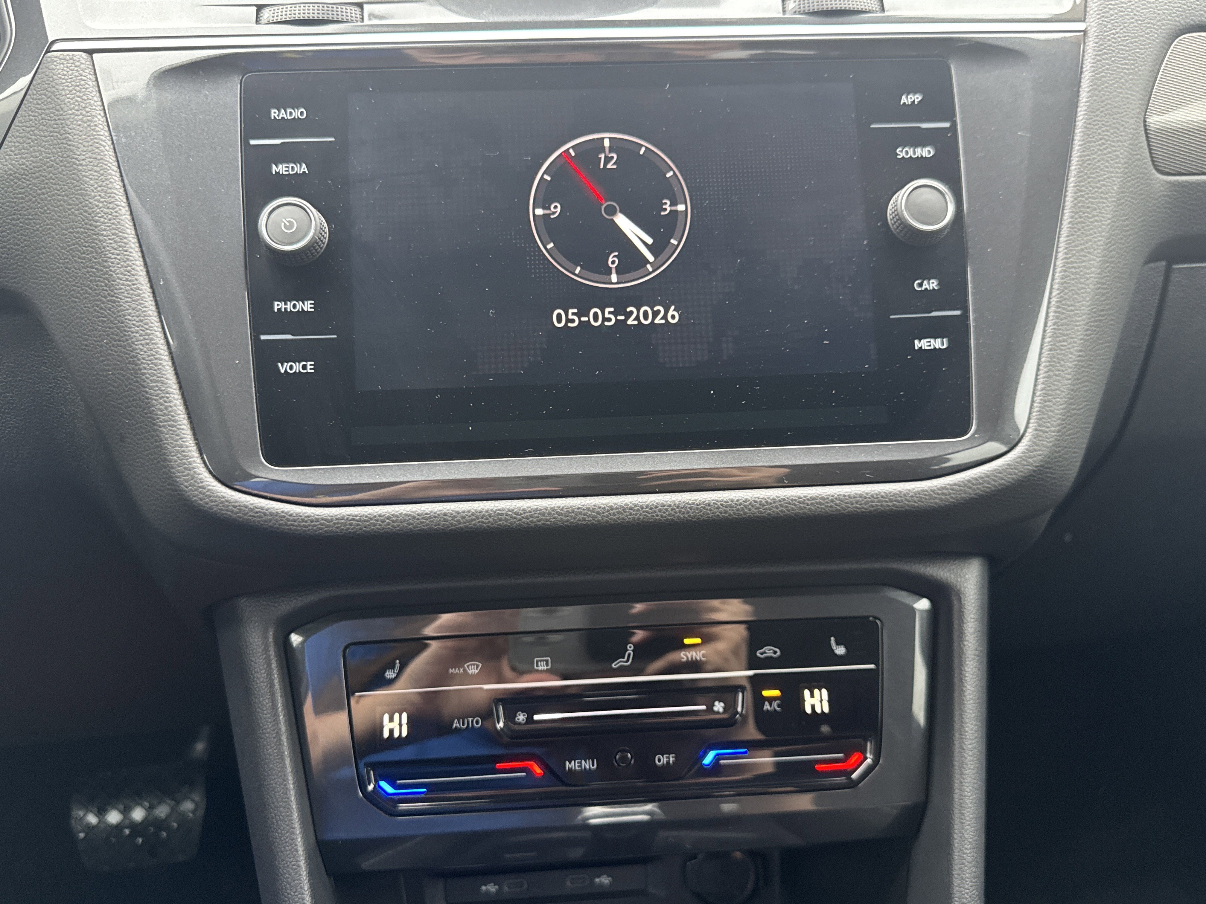 Certified 2023 Volkswagen Tiguan SE FWD image 12