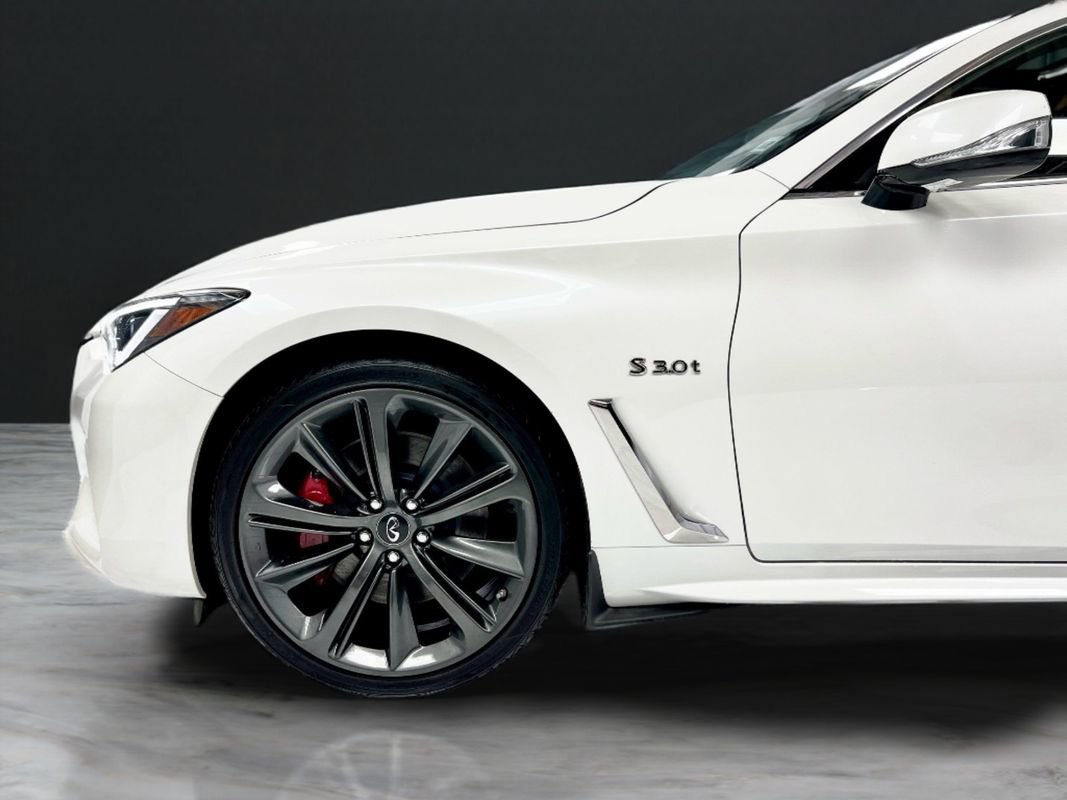 Used 2018 INFINITI Q60 Red Sport 400 w/ Sensory Package 3.0T Sport AWD/4WD image 10