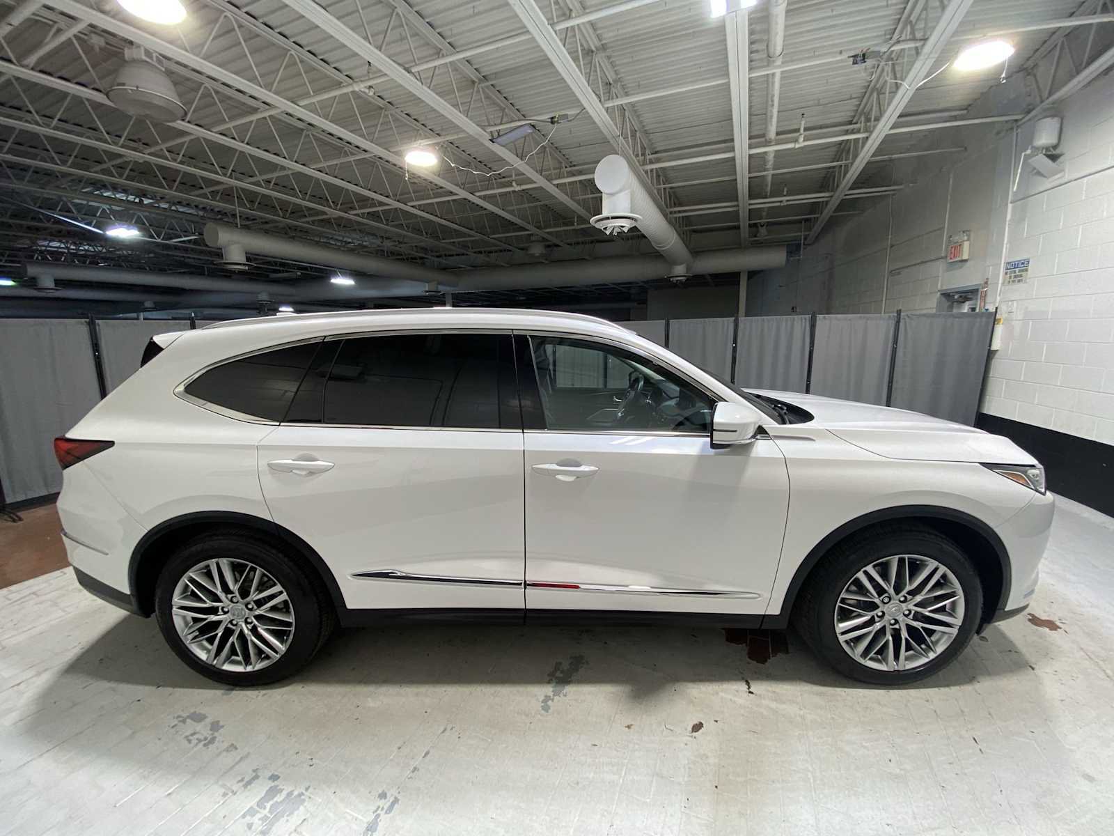 Certified 2023 Acura MDX SH-AWD w/ Advance Package image 27