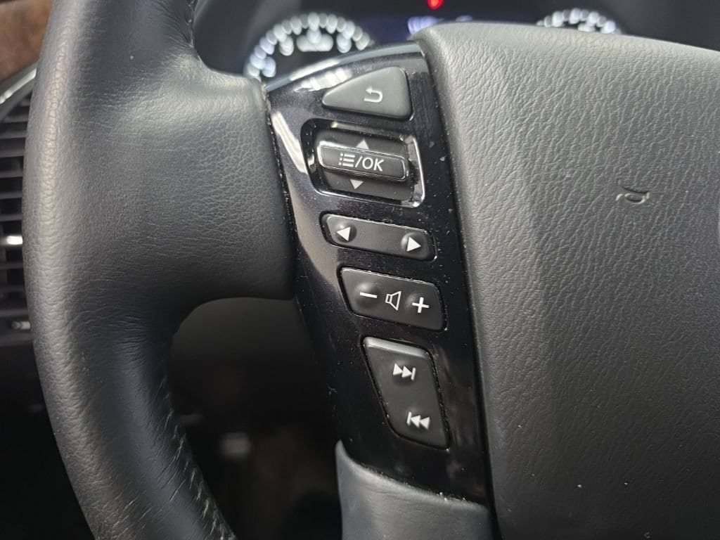 Used 2023 Nissan Armada SL w/ Captain's Chairs Package AWD/4WD image 36