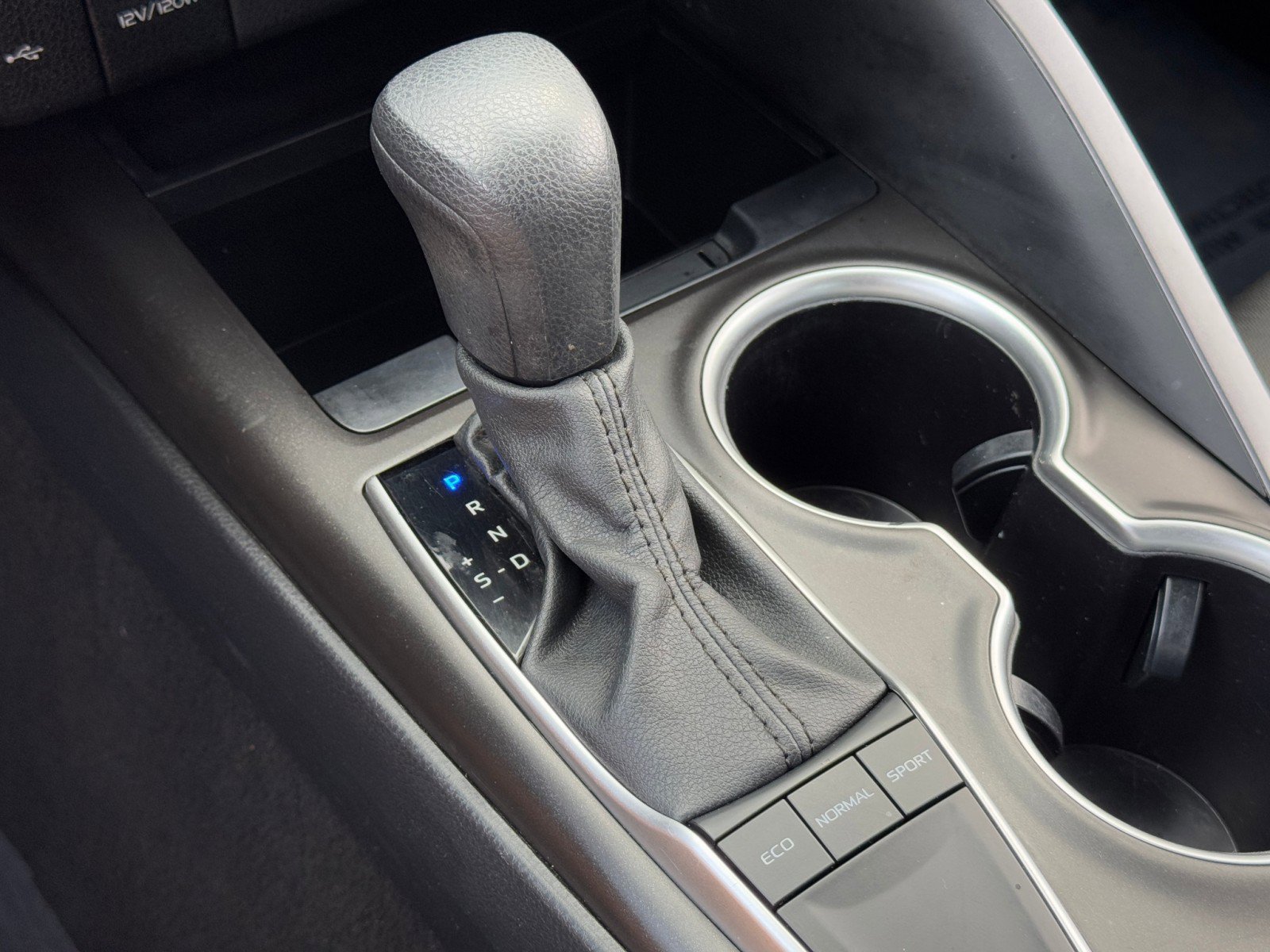 Used 2024 Toyota Camry LE image 25