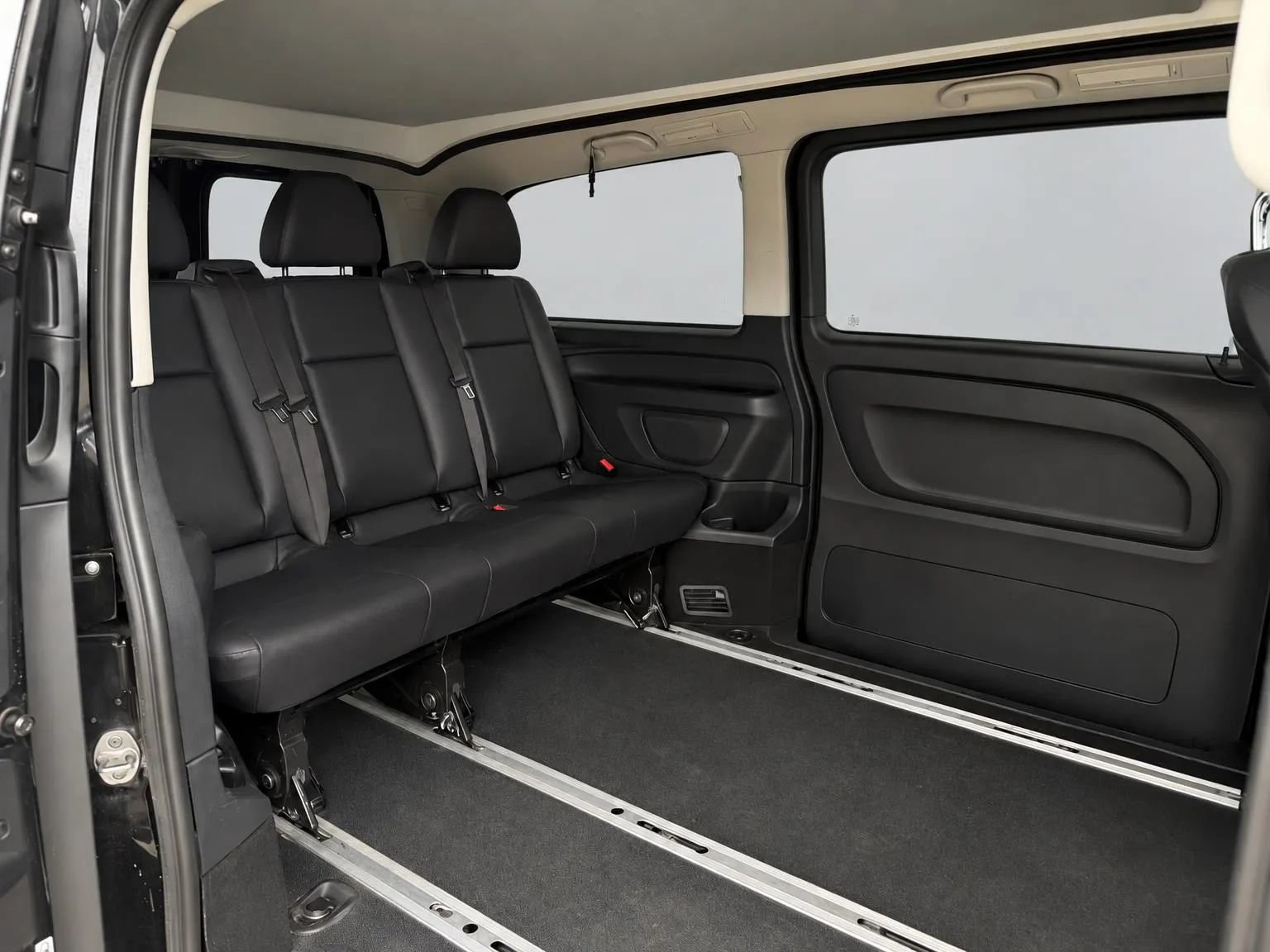 Used 2020 Mercedes-Benz Metris Passenger image 39