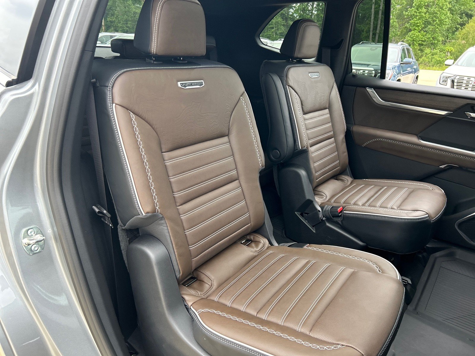 New 2026 GMC Acadia Denali Ultimate w/ LPO, Floor Liner Package FWD image 17