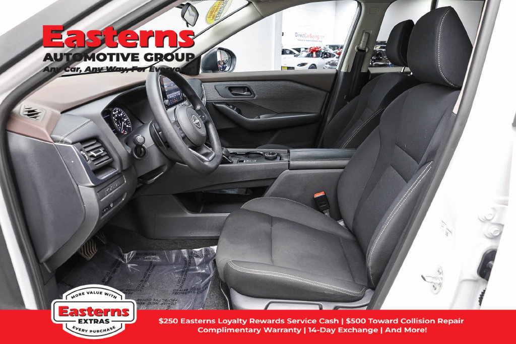 Used 2023 Nissan Rogue S AWD/4WD image 15