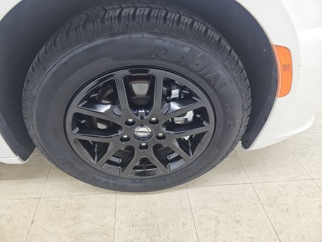 Used 2023 Chrysler Pacifica Touring-L FWD image 23