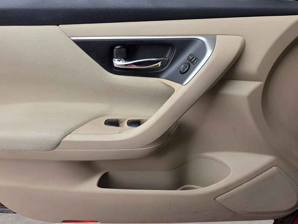 Used 2015 Nissan Altima 2.5 SV FWD image 18
