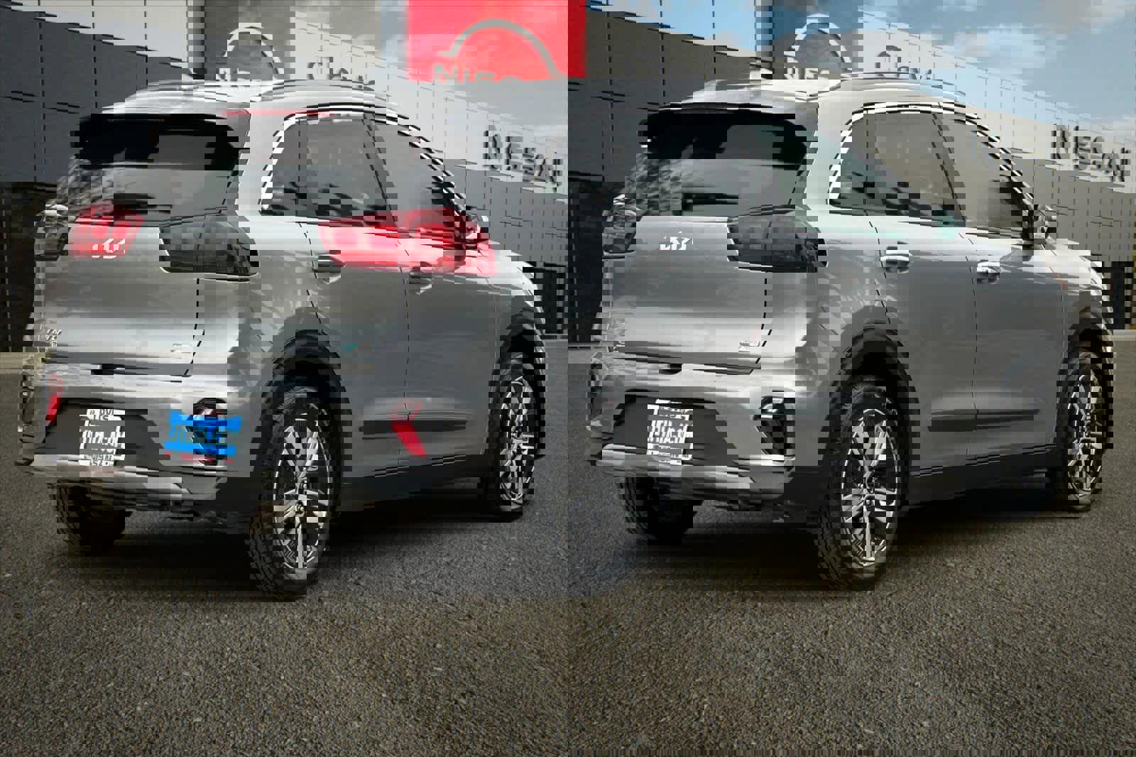 Used 2022 Kia Niro LXS image 3